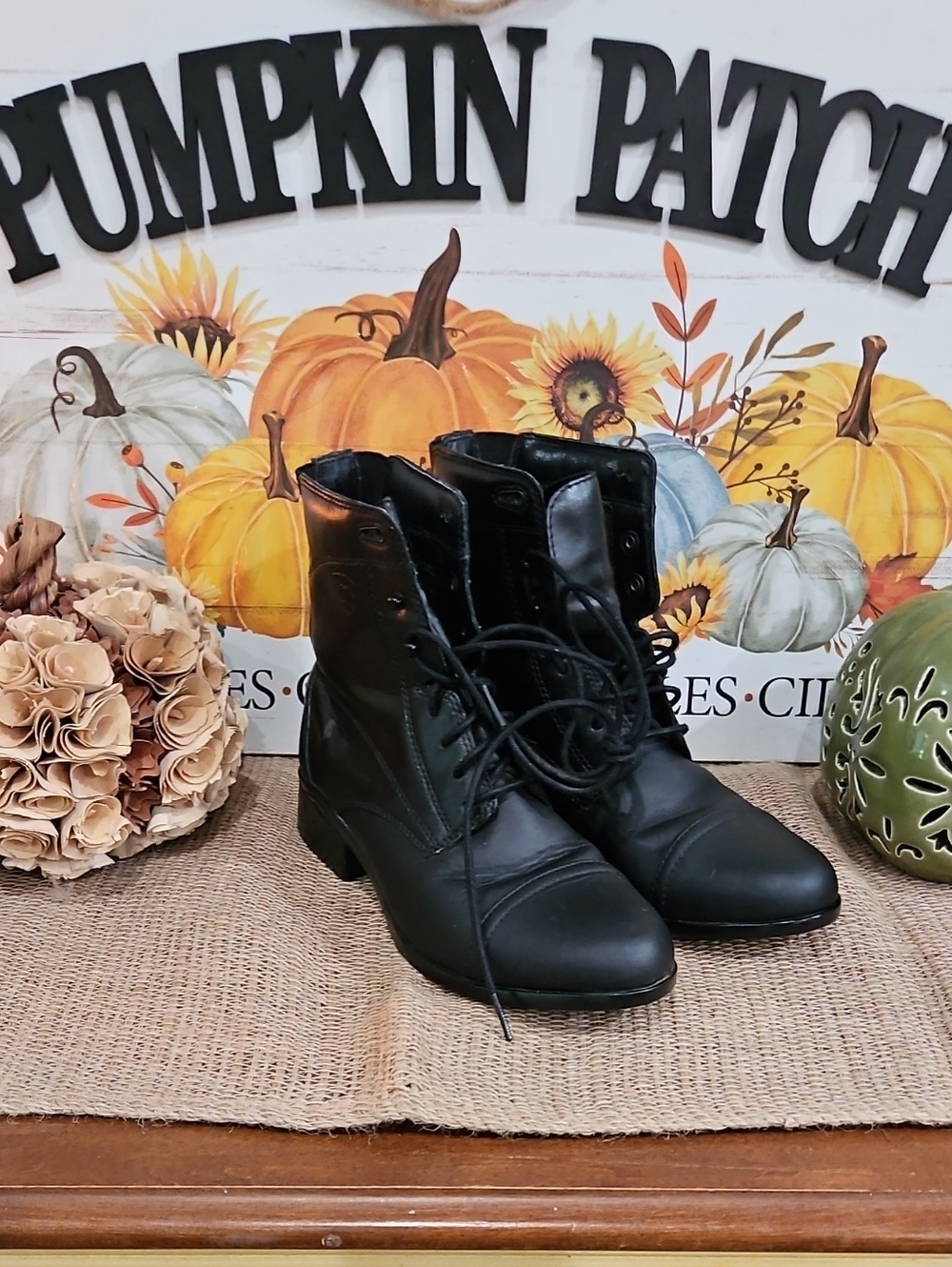 Ariat 4LR "Cassidy" Black Lace-Up Ankle Boots Sz 8B. Euc
